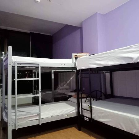 The Purple Tree Hostel Manila Esterno foto