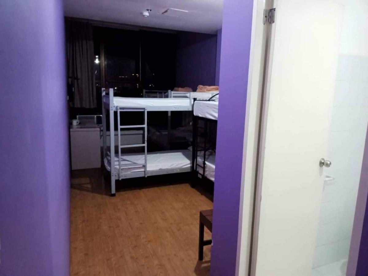 The Purple Tree Hostel Manila Esterno foto